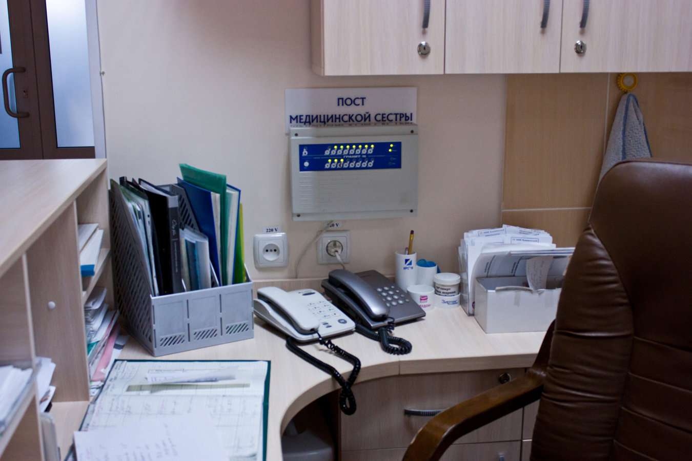 Медицинский пост. Клиника иммунопатологии Новосибирск Залесского. Пост медсестры в стационаре. Рабочее место в больнице.